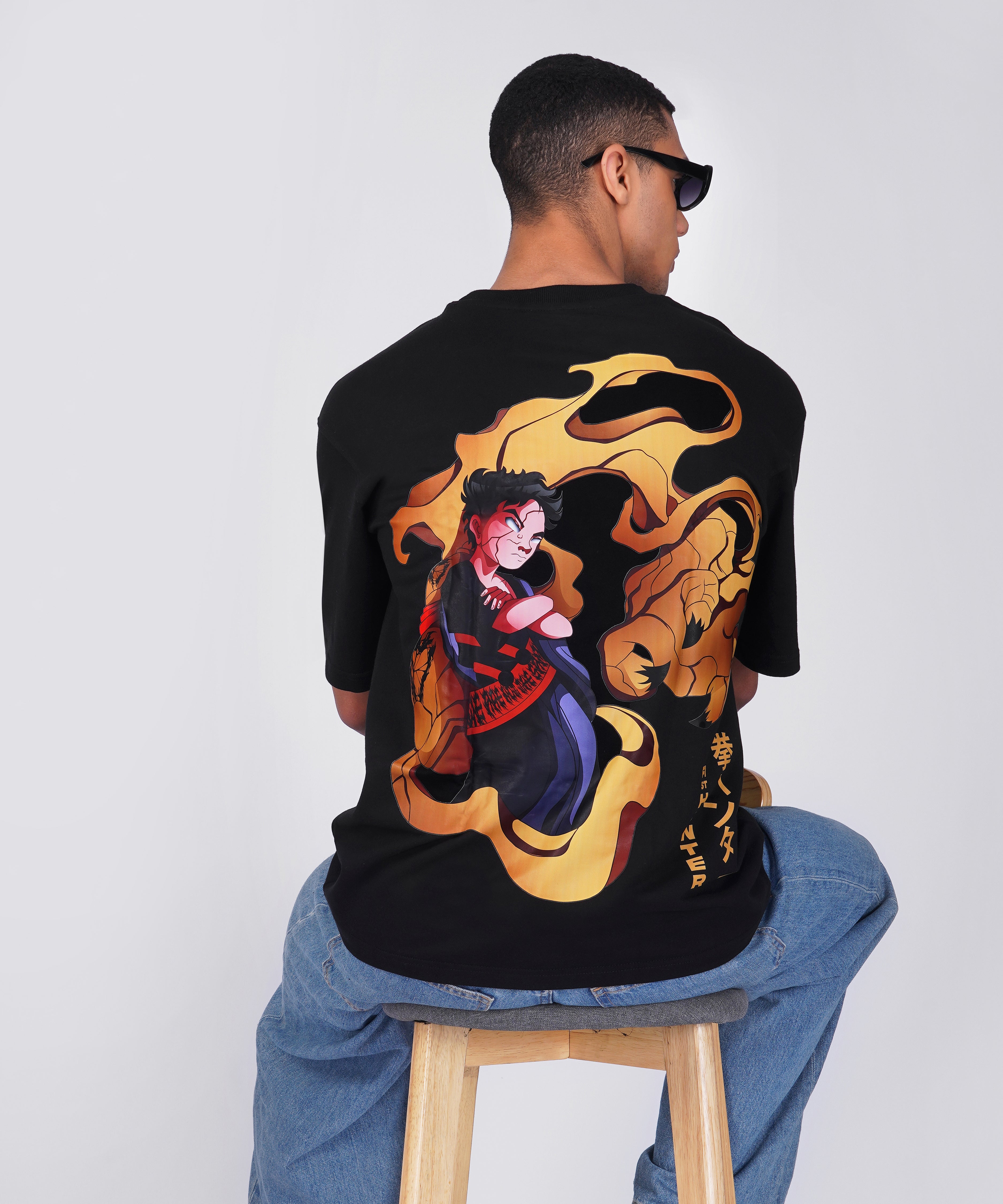 “FIST HUNTER” OVERSIZED TSHIRT