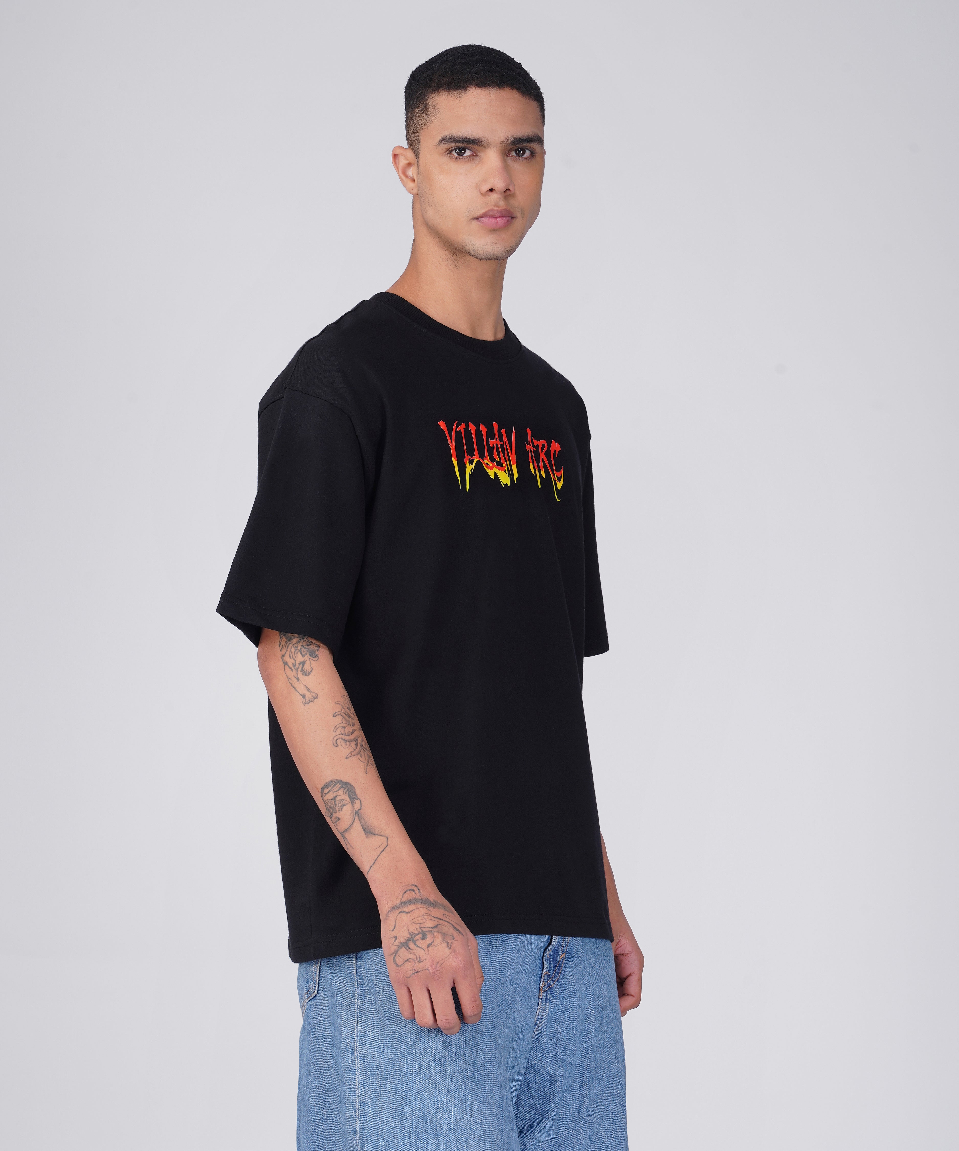 "VILAN ARC" OVERSIZED TSHIRT